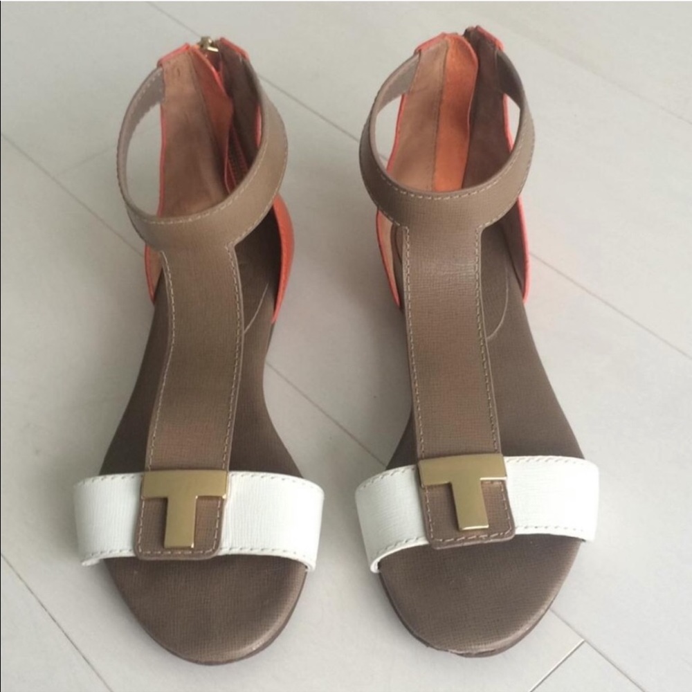 TORY BURCH TRI-COLOR FLAT SANDAL